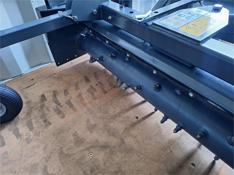 Multione Powerrake - Attrezzatura per Macchina da cantiere: foto 3 Multione Powerrake - Attrezzatura per Macchina da cantiere: foto 3