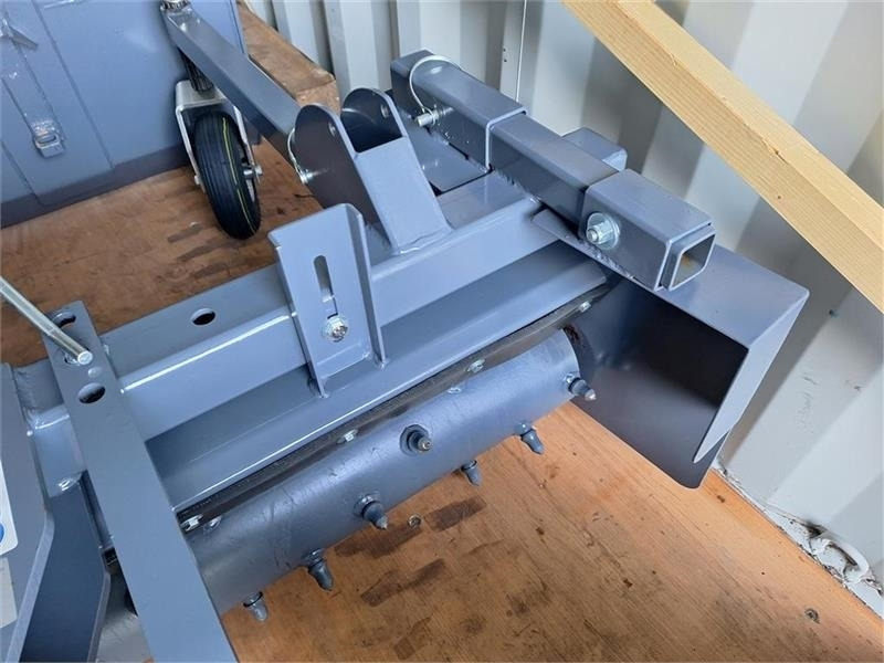 Multione Powerrake - Attrezzatura per Macchina da cantiere: foto 2 Multione Powerrake - Attrezzatura per Macchina da cantiere: foto 2