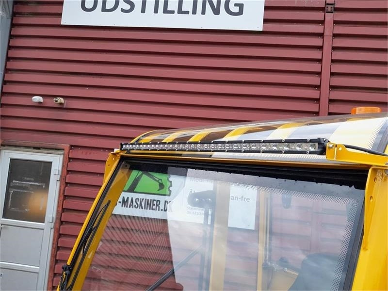 Pala gommata Eurotrac W12S med førerhus, skovl og gafler: foto 10 Pala gommata Eurotrac W12S med førerhus, skovl og gafler: foto 10