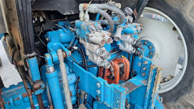 Trattore Ford 8240: foto 6 Trattore Ford 8240: foto 6