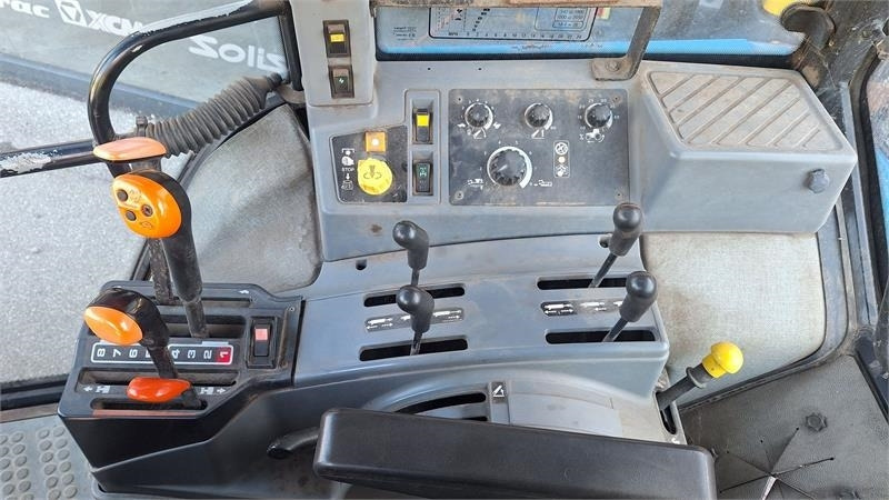 Trattore Ford 8240: foto 14 Trattore Ford 8240: foto 14