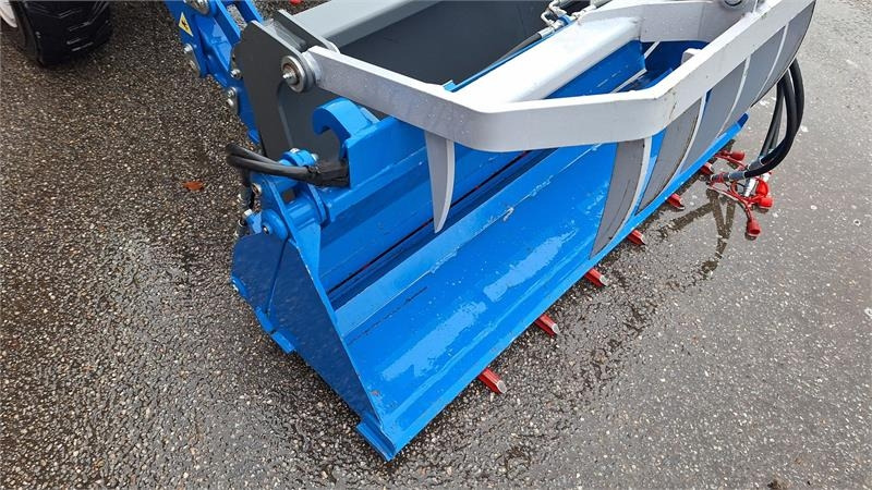 Trattore comunale Solis 26: foto 6