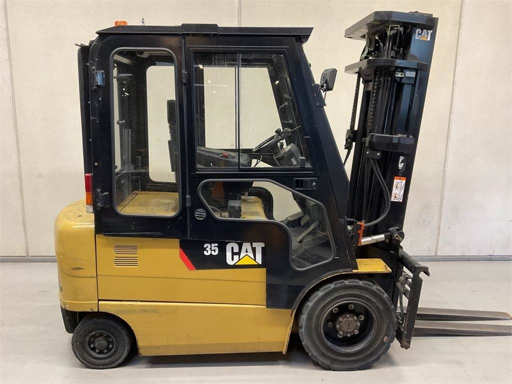 CAT EP35K-PAC - Carrello elevatore elettrico: foto 1 CAT EP35K-PAC - Carrello elevatore elettrico: foto 1