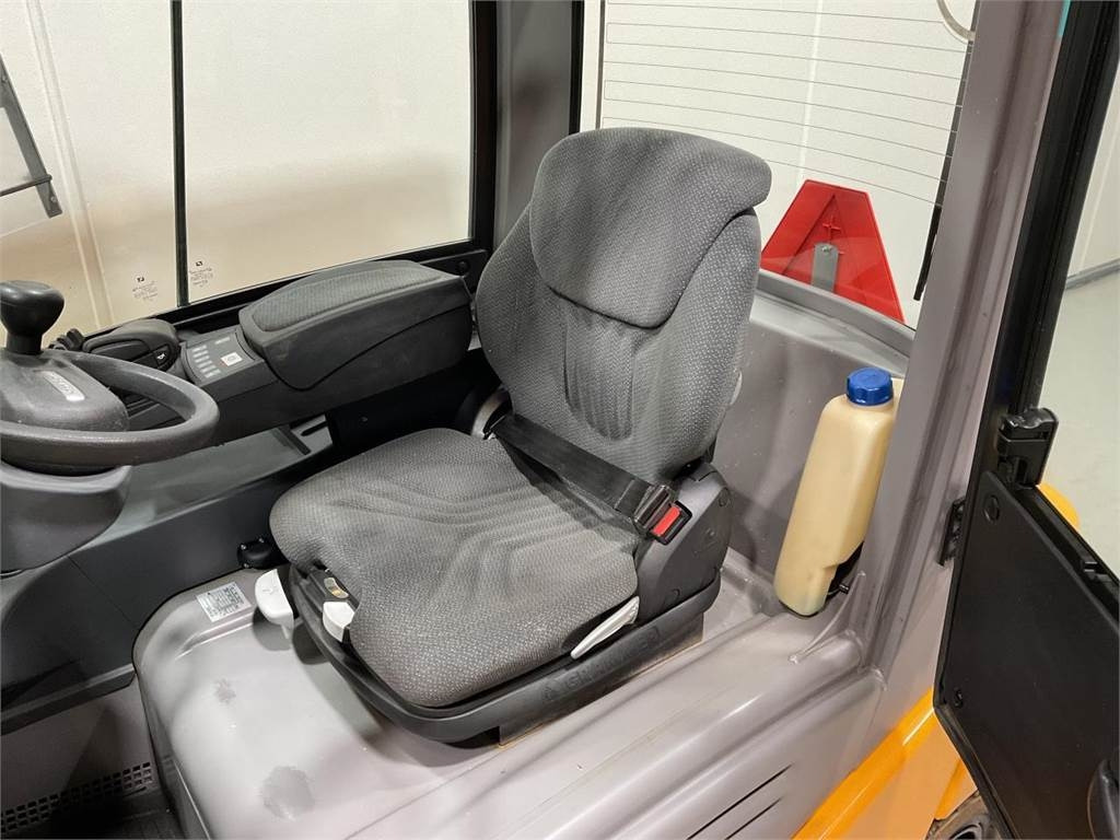 Jungheinrich EFG 320  - Carrello elevatore elettrico: foto 5 Jungheinrich EFG 320  - Carrello elevatore elettrico: foto 5