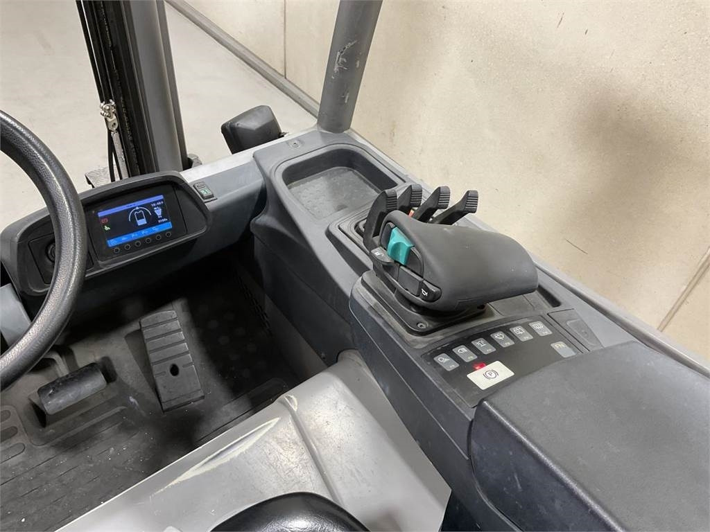 Jungheinrich EFG 425 K  - Carrello elevatore elettrico: foto 5 Jungheinrich EFG 425 K  - Carrello elevatore elettrico: foto 5