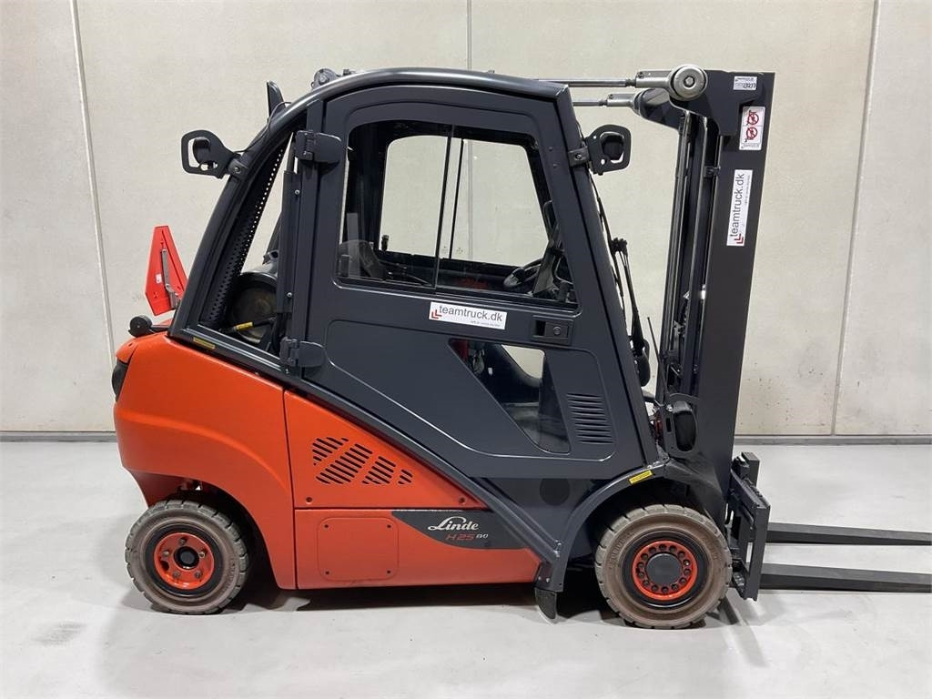 Linde H25T-02 - Carrello elevatore a gas: foto 1 Linde H25T-02 - Carrello elevatore a gas: foto 1