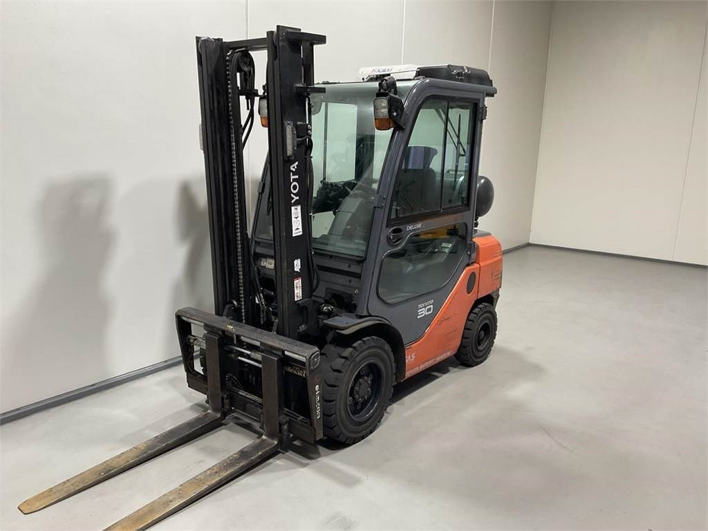 Toyota 02-8FGF30 - Carrello elevatore a gas: foto 4 Toyota 02-8FGF30 - Carrello elevatore a gas: foto 4