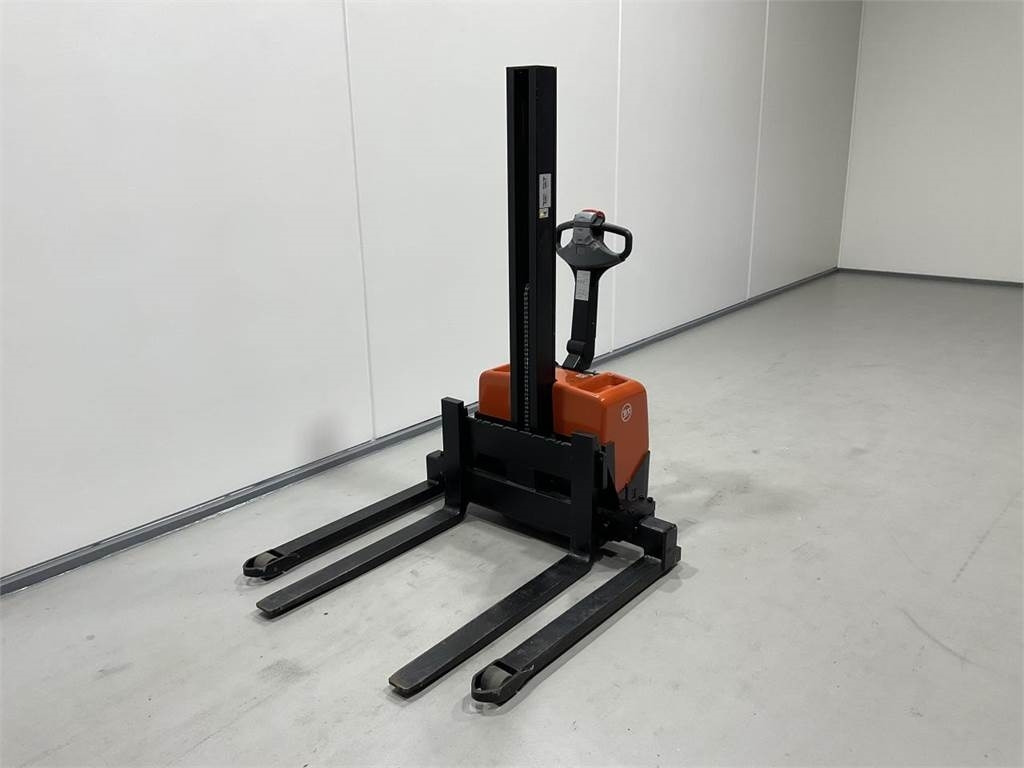 Toyota HWE100 - Stoccatore: foto 4 Toyota HWE100 - Stoccatore: foto 4