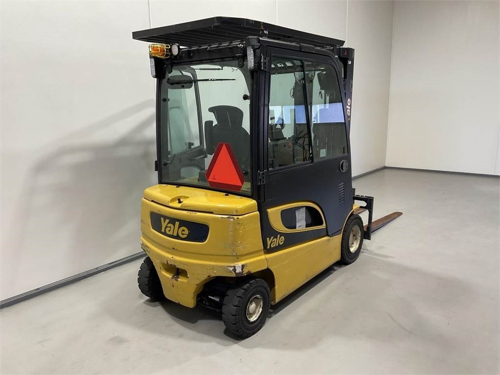 Yale ERP30VL - Carrello elevatore elettrico: foto 2 Yale ERP30VL - Carrello elevatore elettrico: foto 2