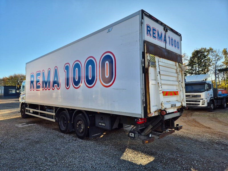 DAF CF 330 // 2 compartments / Cold/freeze - Autocarro frigorifero: foto 4 DAF CF 330 // 2 compartments / Cold/freeze - Autocarro frigorifero: foto 4