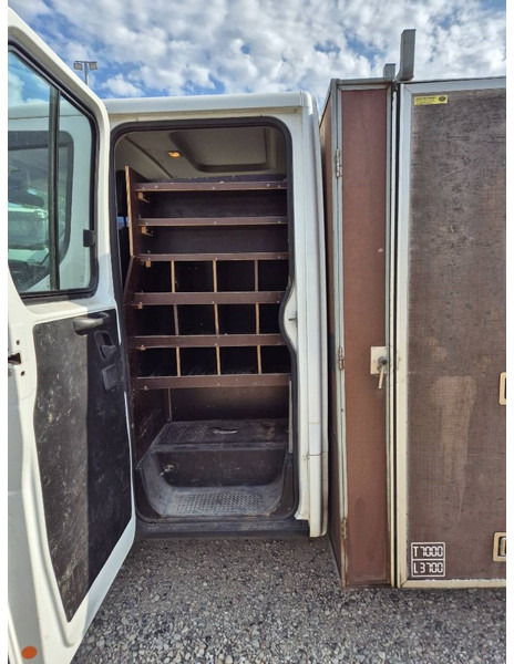 Autocarro con pianale/ Cassone fisso Iveco 70c17 // med lad og presenning: foto 6 Autocarro con pianale/ Cassone fisso Iveco 70c17 // med lad og presenning: foto 6