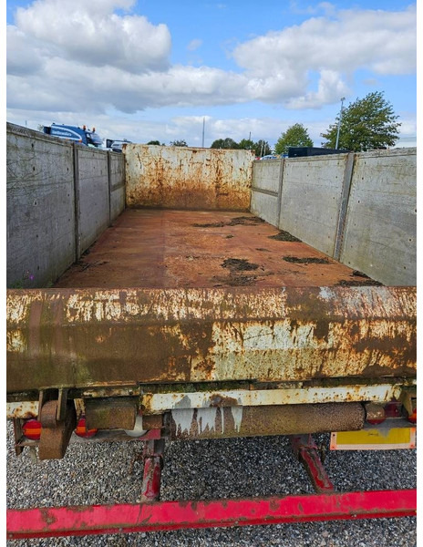 KEL-BERG 2 axle // wire // 3-way tip // radiocontrol - Rimorchio portacontainer/ Caisse interchangeable: foto 4 KEL-BERG 2 axle // wire // 3-way tip // radiocontrol - Rimorchio portacontainer/ Caisse interchangeable: foto 4