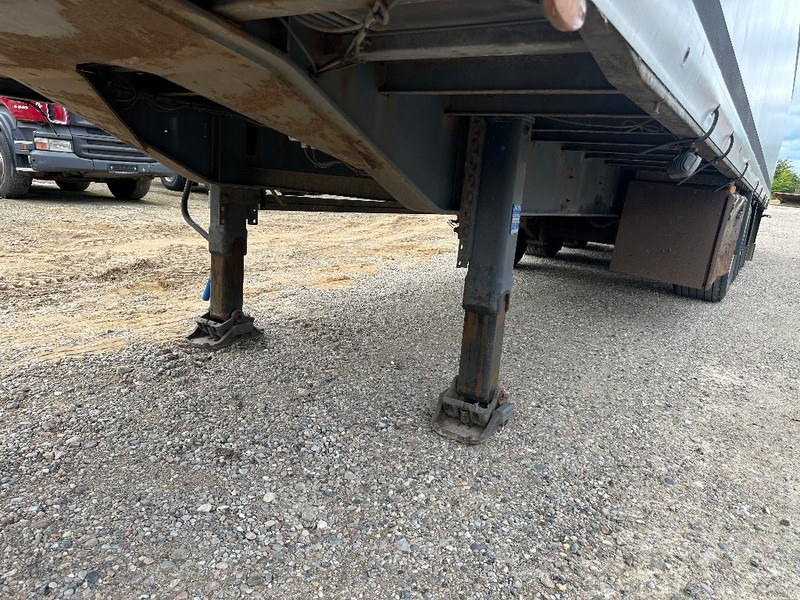 Lecitrailer Mega trailer with hydraulic roof / Poultry trailer - Semirimorchio trasporto bestiame: foto 3 Lecitrailer Mega trailer with hydraulic roof / Poultry trailer - Semirimorchio trasporto bestiame: foto 3