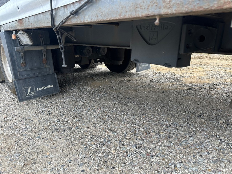 Lecitrailer Mega trailer with hydraulic roof / Poultry trailer - Semirimorchio trasporto bestiame: foto 5 Lecitrailer Mega trailer with hydraulic roof / Poultry trailer - Semirimorchio trasporto bestiame: foto 5