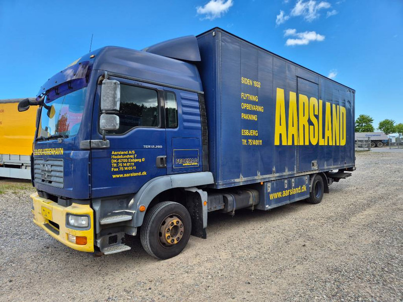 MAN TGM 12.280 // Lift // Sideopening - Autocarro furgonato: foto 1 MAN TGM 12.280 // Lift // Sideopening - Autocarro furgonato: foto 1