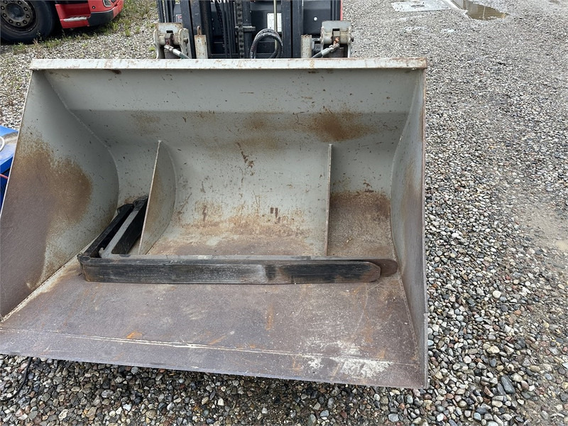 NP A18 truck with shovel and forks - Carrello elevatore elettrico: foto 3 NP A18 truck with shovel and forks - Carrello elevatore elettrico: foto 3