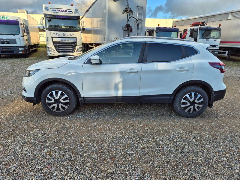 Nissan QASHQAI 1,5 dCi 115 Tekna DCT Van 5d - Furgone box: foto 2 Nissan QASHQAI 1,5 dCi 115 Tekna DCT Van 5d - Furgone box: foto 2