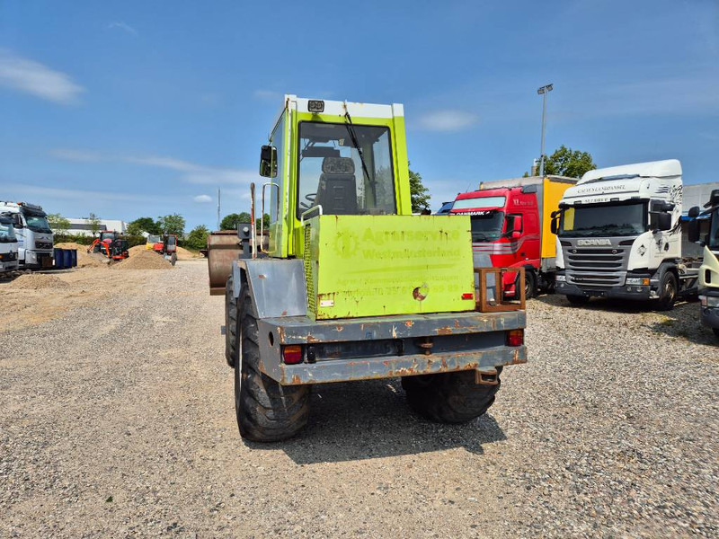 O & K L15 With bucket and quickshift - Pala gommata: foto 4 O & K L15 With bucket and quickshift - Pala gommata: foto 4