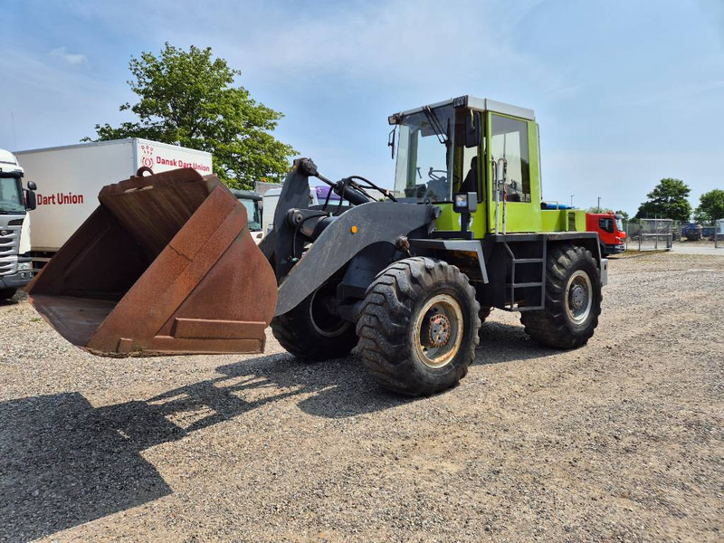 O & K L15 With bucket and quickshift - Pala gommata: foto 1 O & K L15 With bucket and quickshift - Pala gommata: foto 1