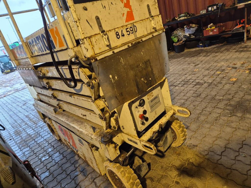 Piattaforma a pantografo Pinguely Haulotte H800E // 2 personers: foto 6