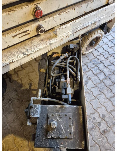 Piattaforma a pantografo Pinguely Haulotte H800E // 2 personers: foto 9