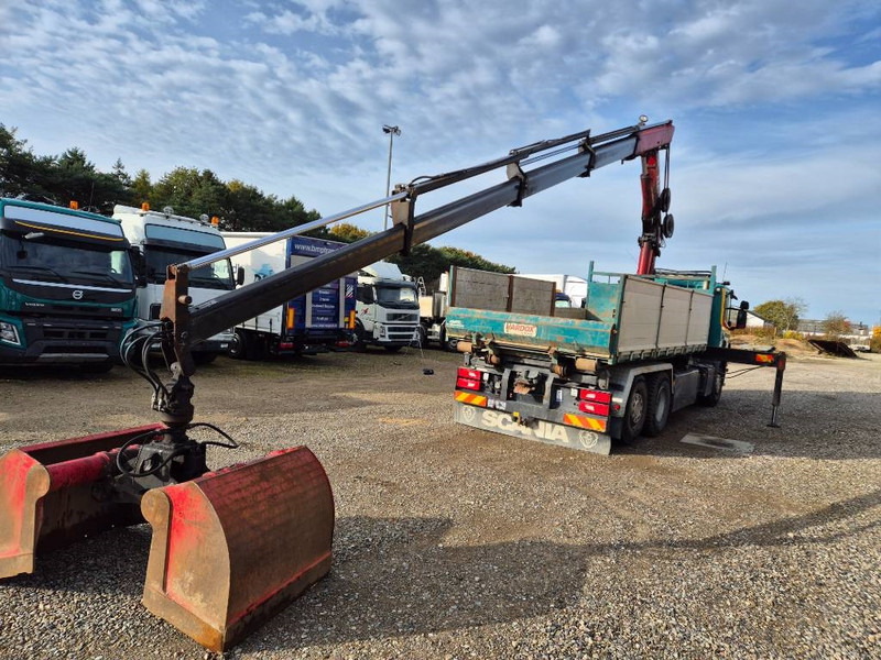 Scania P450 6x2/4 // HMF 2223 K4 // 3-way tip - Camion con gru: foto 3 Scania P450 6x2/4 // HMF 2223 K4 // 3-way tip - Camion con gru: foto 3