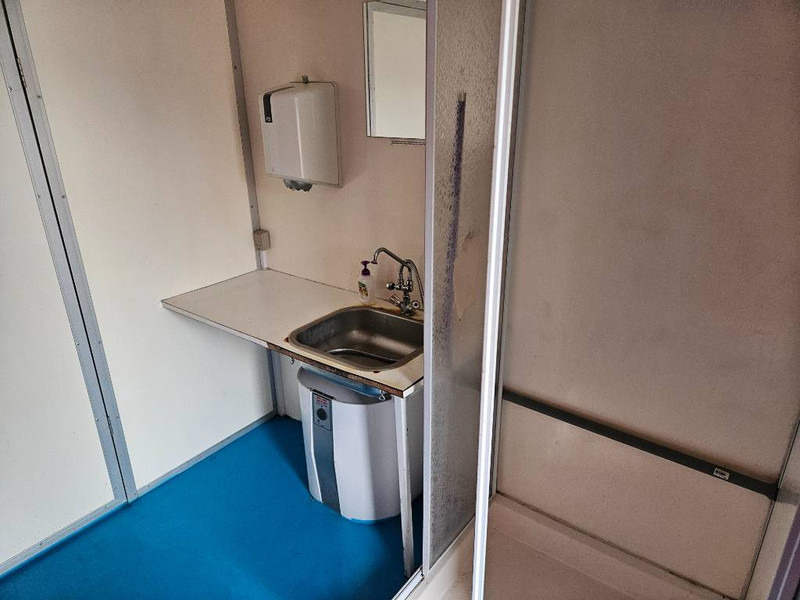 Rimorchio furgonato VA 1300 kg Toilet/Bad/omklædning/spiserum: foto 16