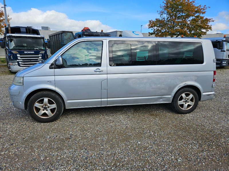 Volkswagen Caravelle 2,5 TDi 130 Comfortline 9prs 4d - Minibus, Pulmino: foto 2 Volkswagen Caravelle 2,5 TDi 130 Comfortline 9prs 4d - Minibus, Pulmino: foto 2