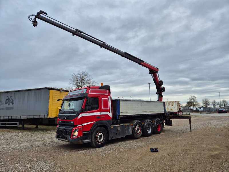Volvo FMX 500 8x4/4 // HMF 2120 K4 // 3 side tipper - Camion con gru: foto 1 Volvo FMX 500 8x4/4 // HMF 2120 K4 // 3 side tipper - Camion con gru: foto 1