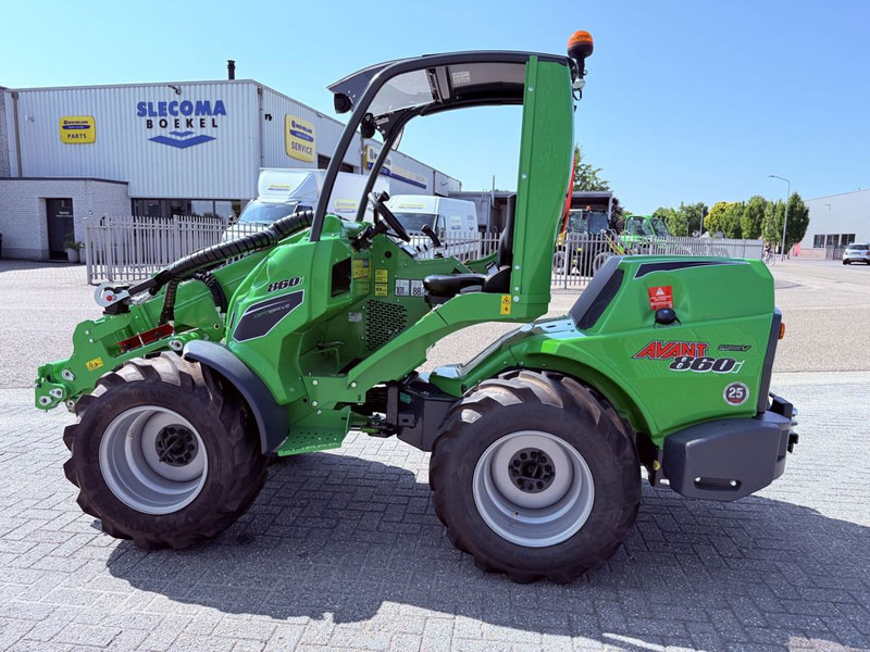 Avant 860i TDL + 1900kg 3.5 mtr 30km/h - Pala gommata: foto 1 Avant 860i TDL + 1900kg 3.5 mtr 30km/h - Pala gommata: foto 1