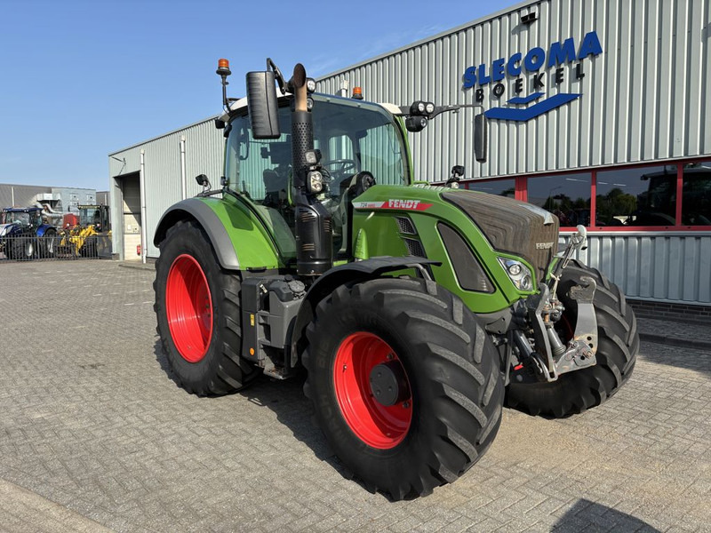 Fendt 724 Vario Profi Plus GEN 6 - Trattore: foto 2 Fendt 724 Vario Profi Plus GEN 6 - Trattore: foto 2