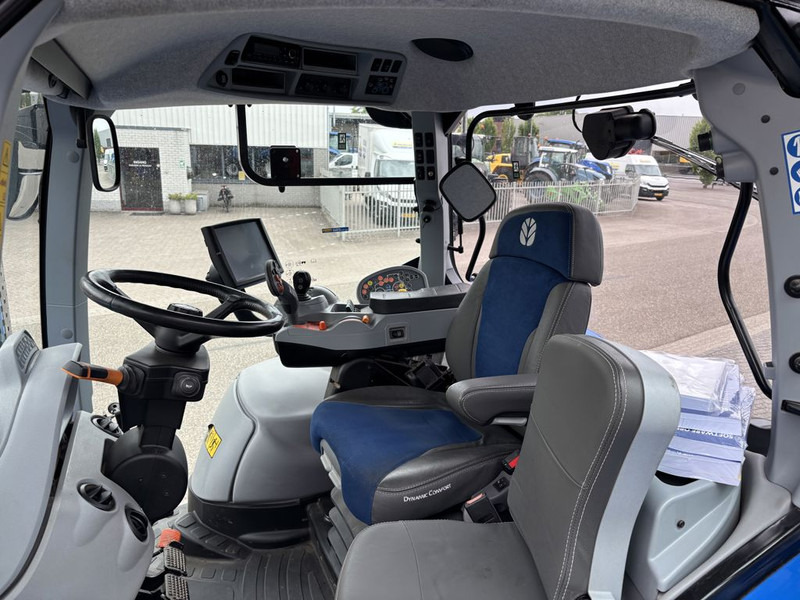 New Holland T7.245 AC STAGE V - Trattore: foto 5 New Holland T7.245 AC STAGE V - Trattore: foto 5