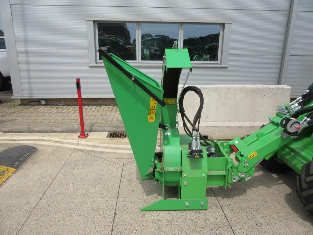 AVANT WOOD CHIPPER CH100 - Pala articolata: foto 2 AVANT WOOD CHIPPER CH100 - Pala articolata: foto 2