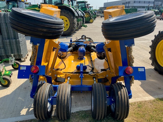 Trincia a martelli/ Trinciatrice nuovo Bomford Turner Tri Wing 4600: foto 6