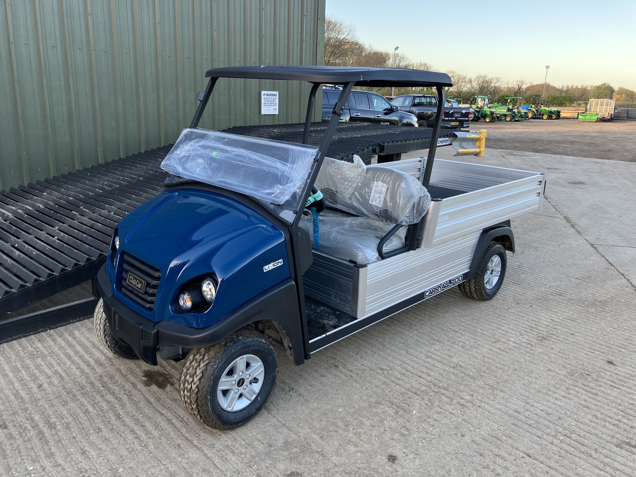 Club Car Carryall 700 w/ Li-Ion Battery - Quad: foto 1 Club Car Carryall 700 w/ Li-Ion Battery - Quad: foto 1