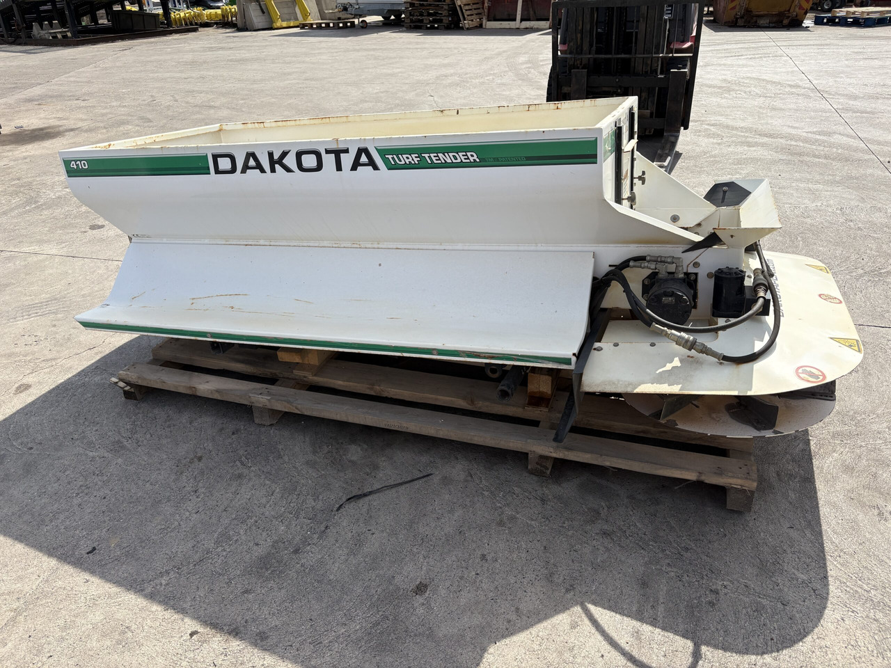 Dakota 410 Top Dresser to suit 2030A Pro Gator - Spandiconcime: foto 1 Dakota 410 Top Dresser to suit 2030A Pro Gator - Spandiconcime: foto 1