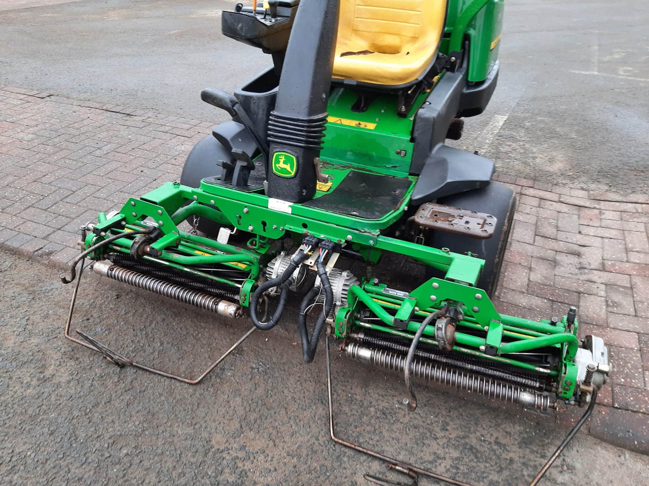 Tagliaerba John Deere 2500E greens triple mower: foto 6