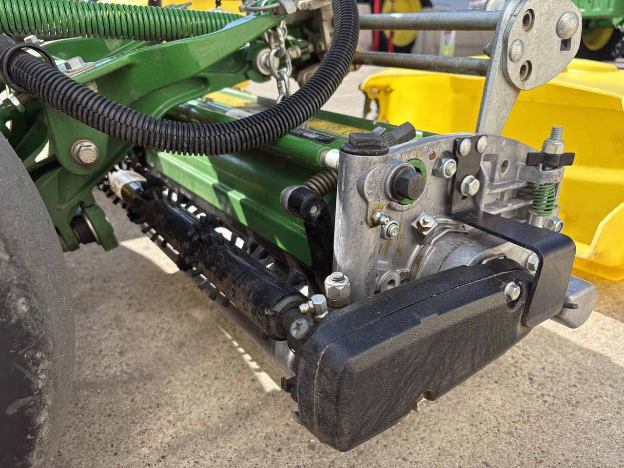 John Deere 2750E Triplex mower - Tagliaerba: foto 4 John Deere 2750E Triplex mower - Tagliaerba: foto 4
