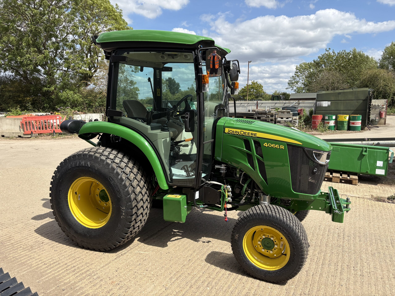 John Deere 4066R Compact Tractor - Trattore piccolo: foto 1 John Deere 4066R Compact Tractor - Trattore piccolo: foto 1