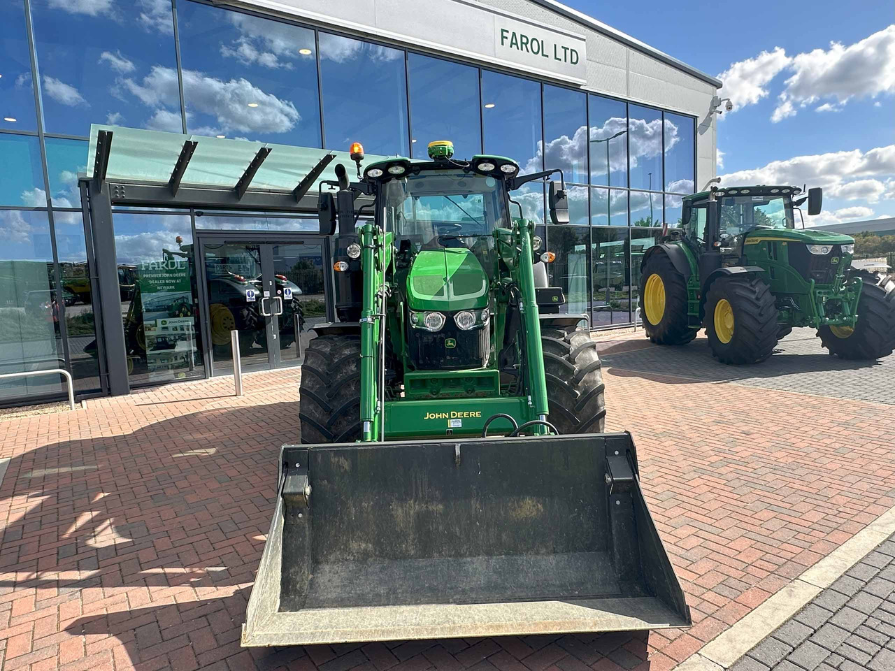 John Deere 6110M + 623M - Trattore: foto 4 John Deere 6110M + 623M - Trattore: foto 4