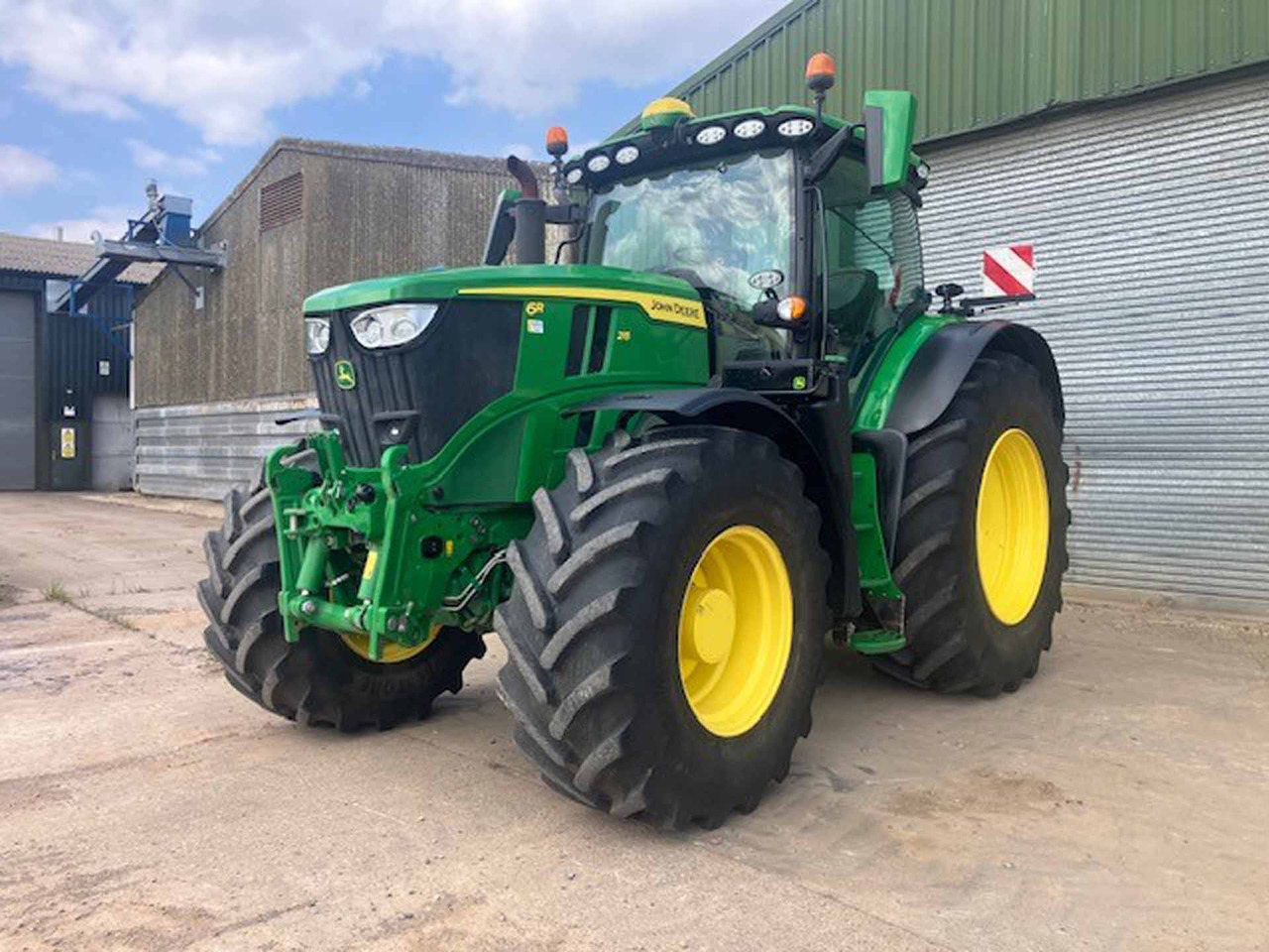 John Deere 6R 215 - Trattore: foto 1 John Deere 6R 215 - Trattore: foto 1