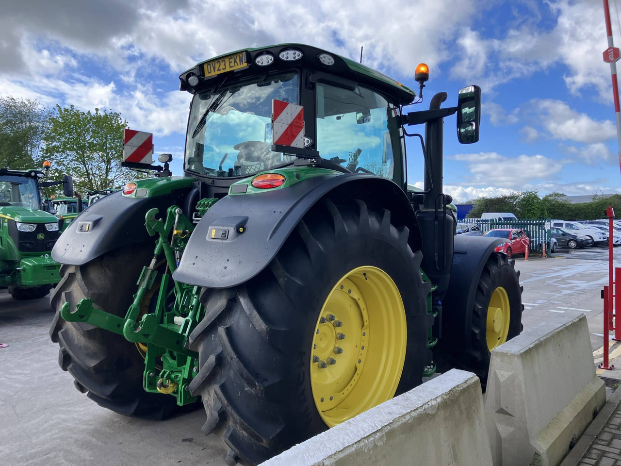 John Deere 6R 215 - Trattore: foto 5 John Deere 6R 215 - Trattore: foto 5