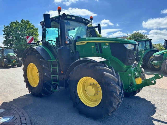 John Deere 6R 250 - Trattore: foto 3 John Deere 6R 250 - Trattore: foto 3