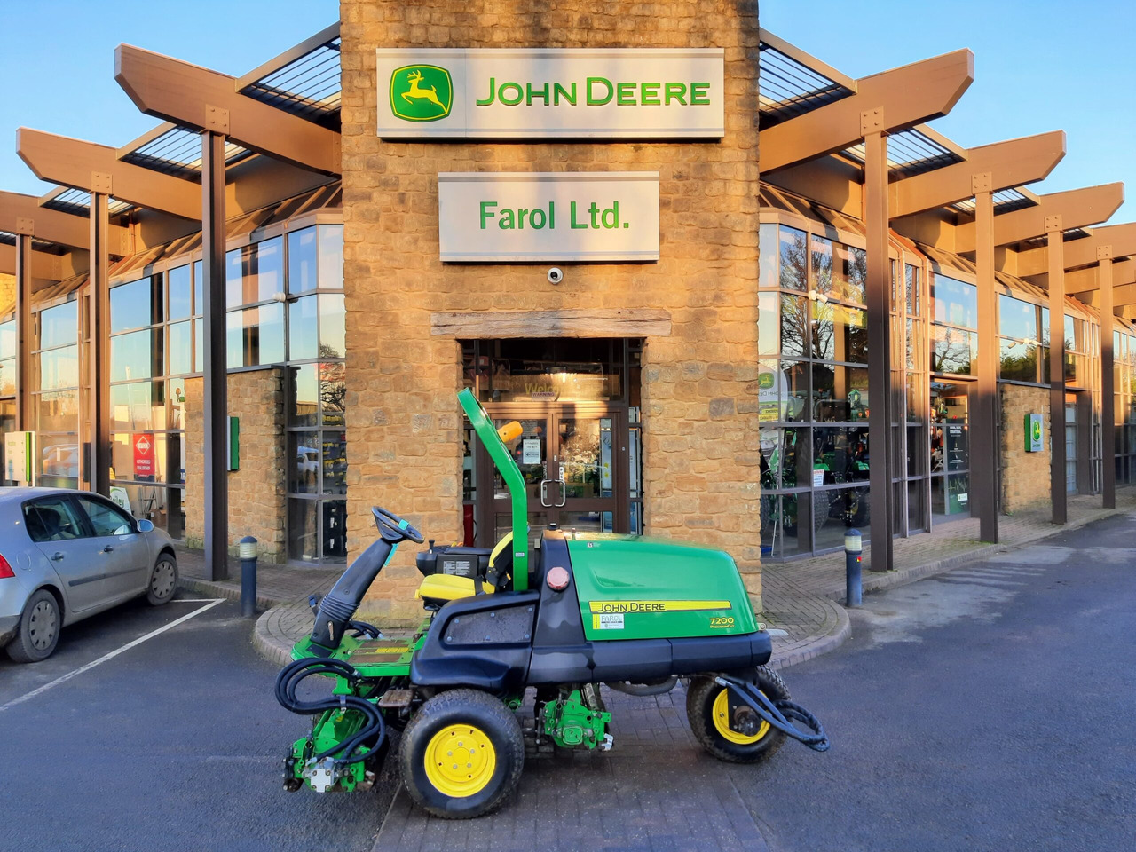 John Deere 7200 utility triple mower - Tagliaerba: foto 2 John Deere 7200 utility triple mower - Tagliaerba: foto 2