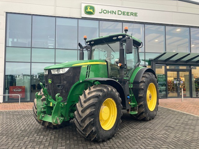 John Deere 7310R - Trattore: foto 1 John Deere 7310R - Trattore: foto 1
