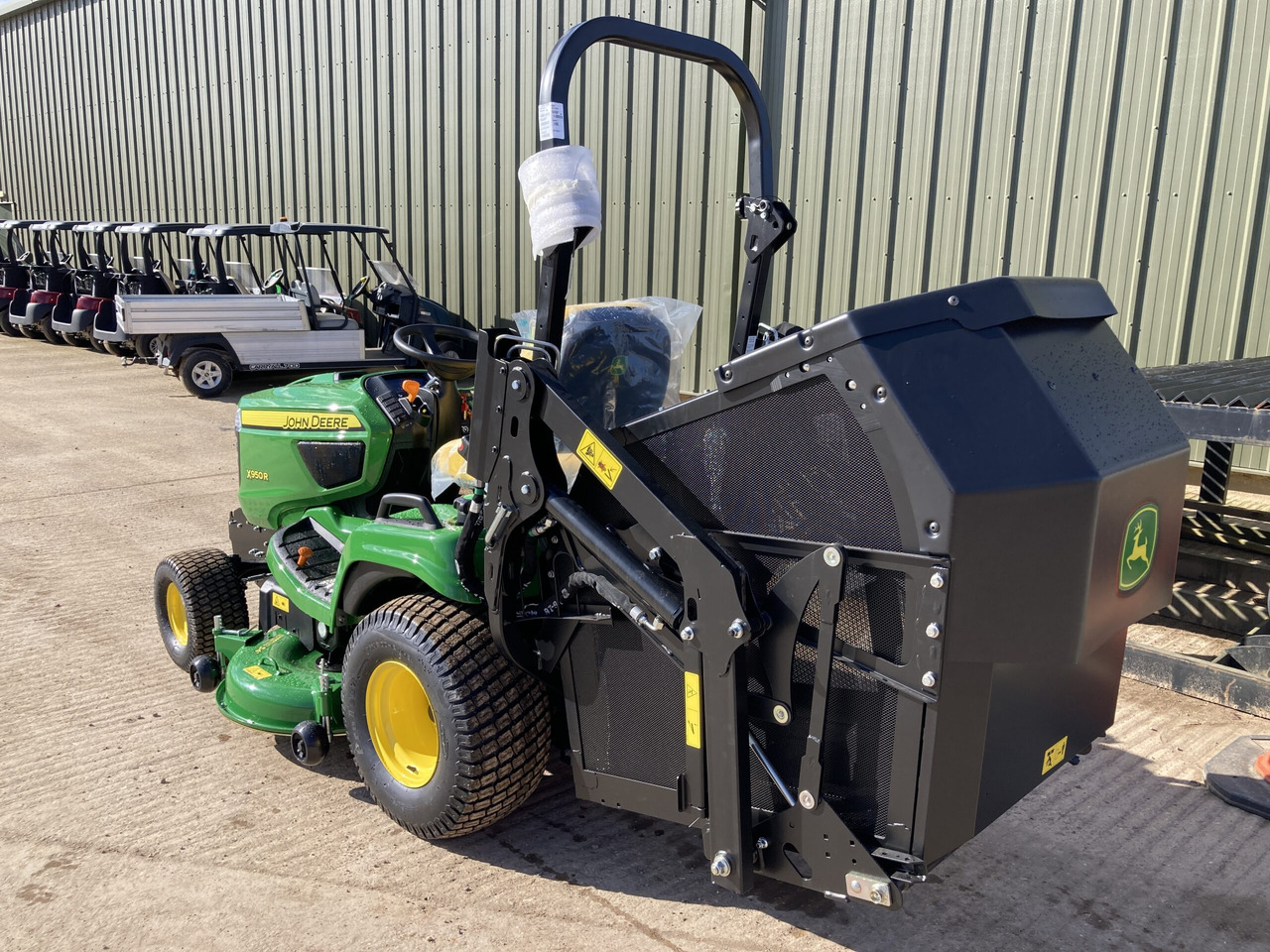 John Deere X950R ride on cut and collect mower - Tagliaerba: foto 3 John Deere X950R ride on cut and collect mower - Tagliaerba: foto 3