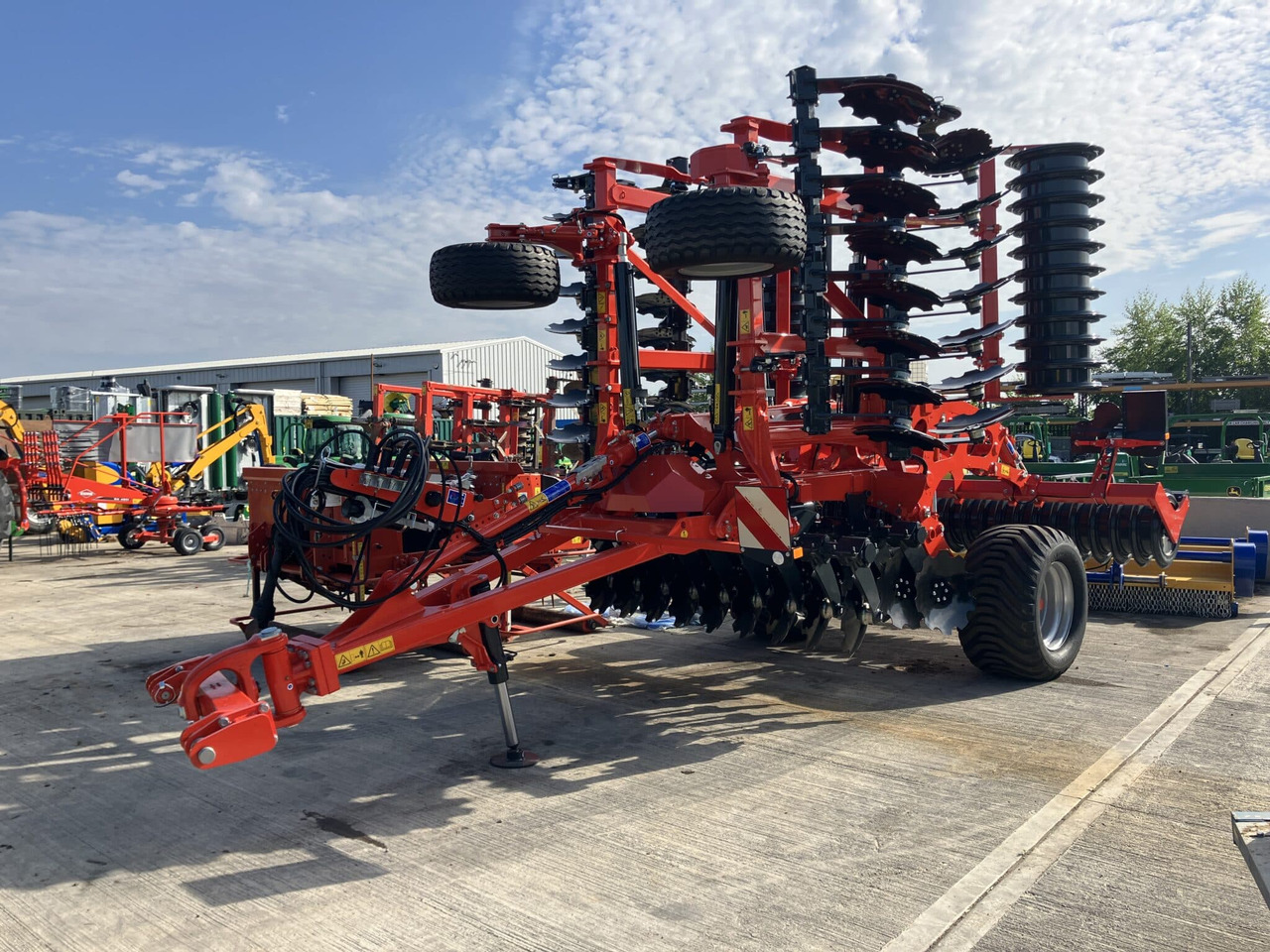 Kuhn Optimer L6000 - Macchina per la lavorazione del terreno: foto 1 Kuhn Optimer L6000 - Macchina per la lavorazione del terreno: foto 1