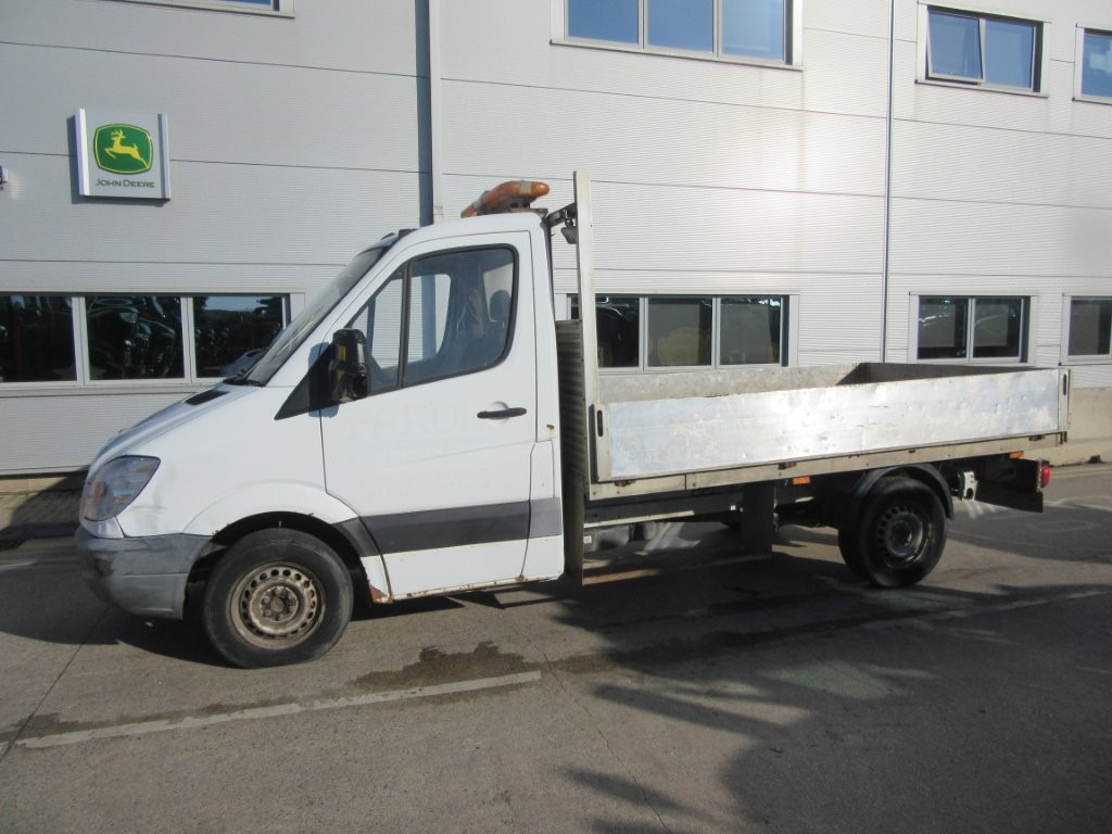 MERCEDES-BENZ SPRINTER 313 CDI FLAT BED - Furgone con cassone fisso, Veicolo speciale/ Comunale: foto 3 MERCEDES-BENZ SPRINTER 313 CDI FLAT BED - Furgone con cassone fisso, Veicolo speciale/ Comunale: foto 3