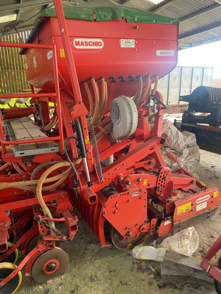 Maschio Alitalia 3mtr drill with 3mtr Power Harrow - Seminatrice combinata: foto 2 Maschio Alitalia 3mtr drill with 3mtr Power Harrow - Seminatrice combinata: foto 2