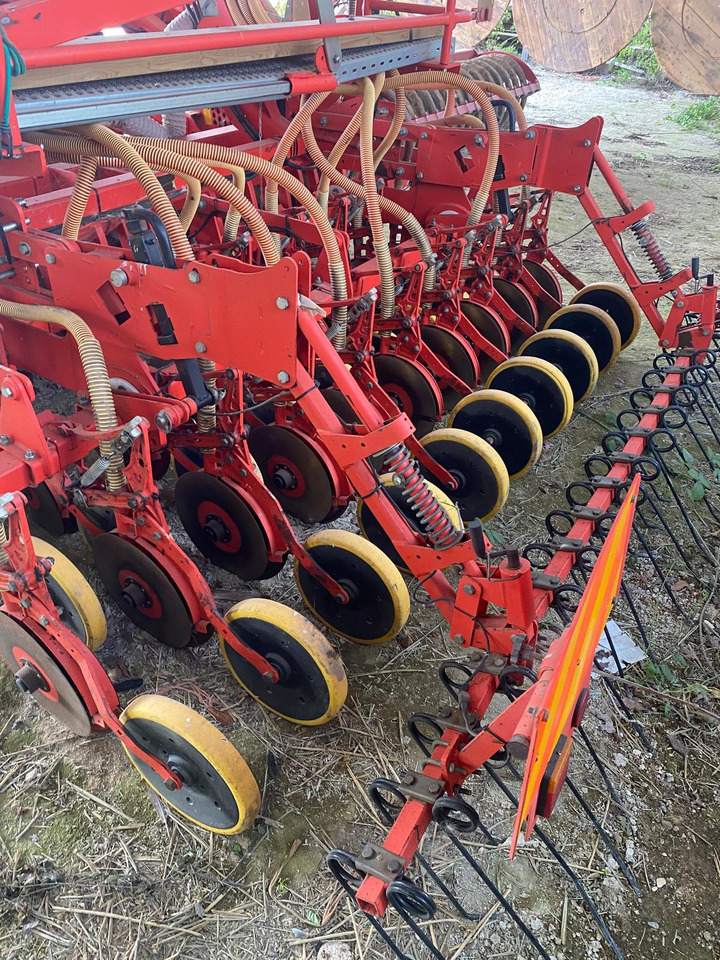 Maschio Alitalia 3mtr drill with 3mtr Power Harrow - Seminatrice combinata: foto 3 Maschio Alitalia 3mtr drill with 3mtr Power Harrow - Seminatrice combinata: foto 3